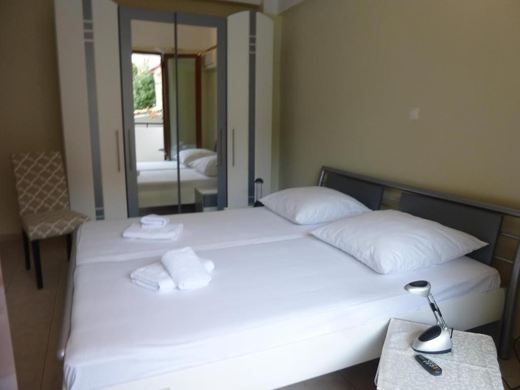 Anesis Apartments Agia Marina  Ngoại thất bức ảnh